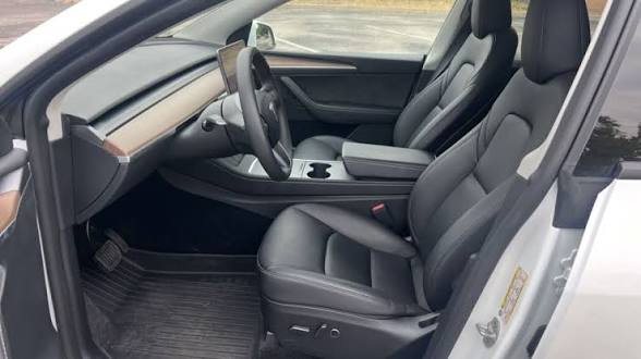 Illustration of the front seats, not a photo of this car